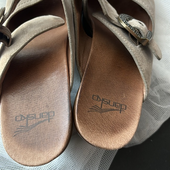 Dansko high Platform wedge leather sandal with buckle TAUPE SUEDE size 40 - Picture 10 of 10